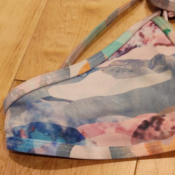 Jolyn Vent Top - Small - Picture 4 of 5